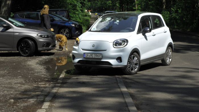 Der T03 lässt sich aufgrund der kompakten Ausmaße gut manövrieren. (Bild: Martin Wolf/Golem.de)